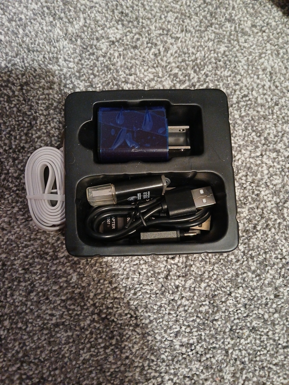 Universal Black and White USB Camera/Video Accessory Kit